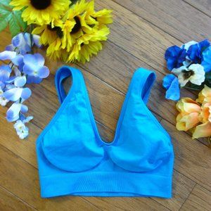 5/$25 Sale! Turquoise athletic top